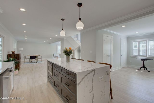 30 Bay Street, Highlands, NJ 07732