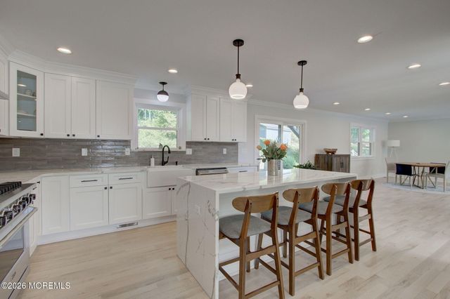 30 Bay Street, Highlands, NJ 07732