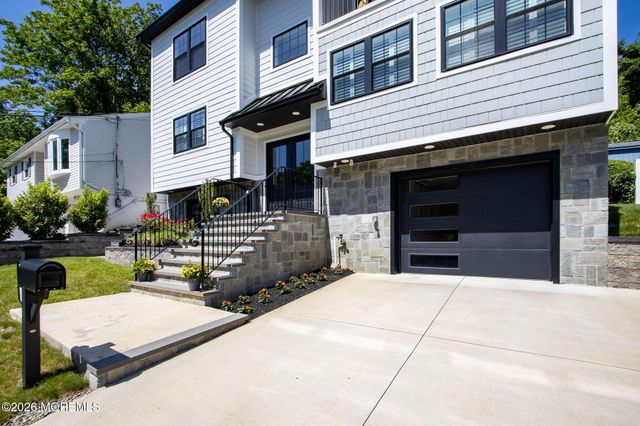 30 Bay Street, Highlands, NJ 07732