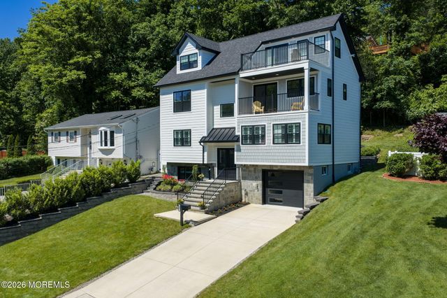30 Bay Street, Highlands, NJ 07732
