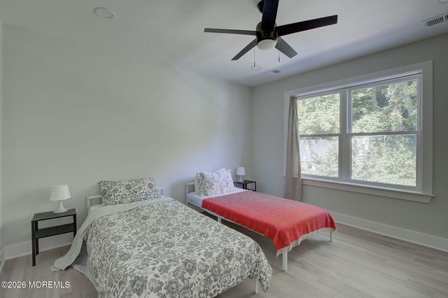 30 Bay Street, Highlands, NJ 07732