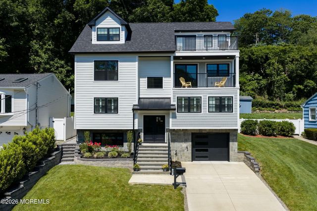 30 Bay Street, Highlands, NJ 07732