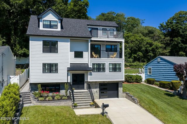 30 Bay Street, Highlands, NJ 07732