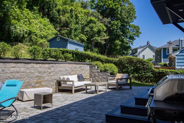 30 Bay Street, Highlands, NJ 07732