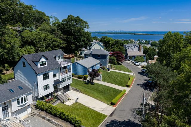 30 Bay Street, Highlands, NJ 07732