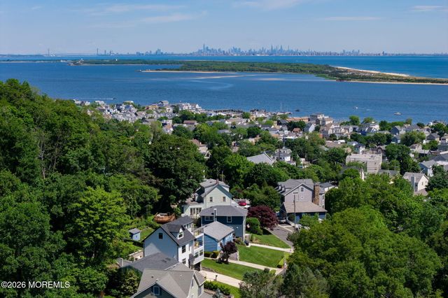 30 Bay Street, Highlands, NJ 07732