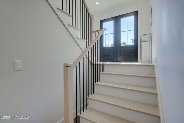 30 Bay Street, Highlands, NJ 07732