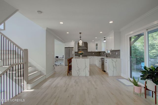 30 Bay Street, Highlands, NJ 07732