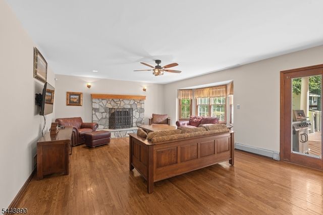 8 Alpine Ridge Rd, West Milford Twp., NJ 07480