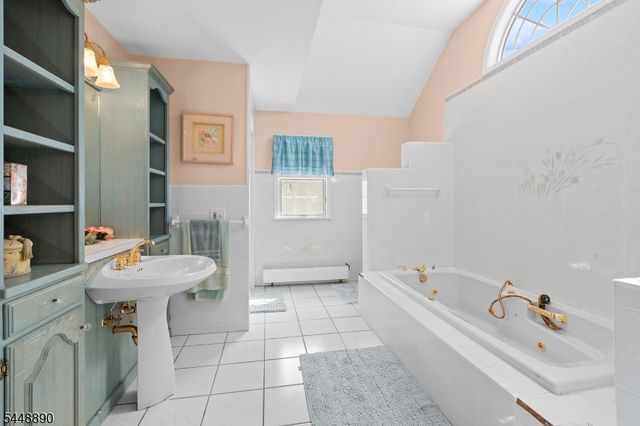 8 Alpine Ridge Rd, West Milford Twp., NJ 07480