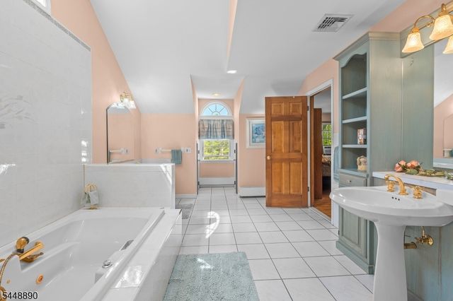 8 Alpine Ridge Rd, West Milford Twp., NJ 07480