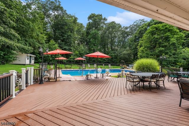 8 Alpine Ridge Rd, West Milford Twp., NJ 07480