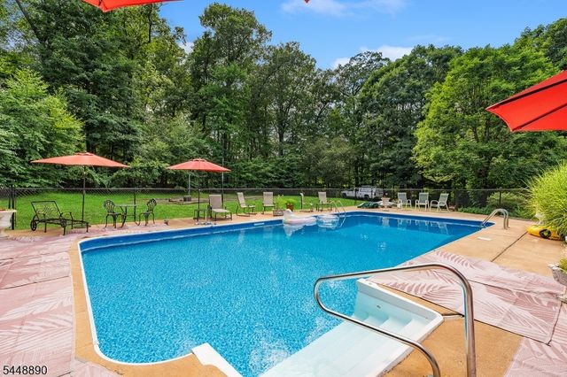 8 Alpine Ridge Rd, West Milford Twp., NJ 07480