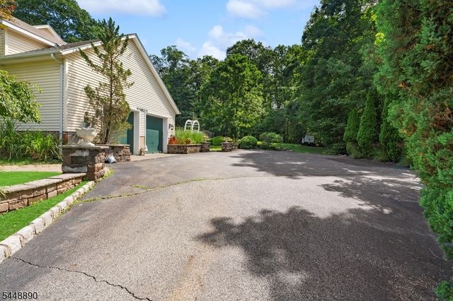 8 Alpine Ridge Rd, West Milford Twp., NJ 07480