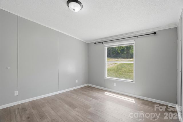 8755 Carroll Street, Hickory, NC 28601