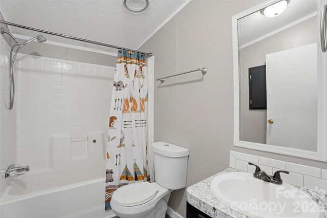 8755 Carroll Street, Hickory, NC 28601