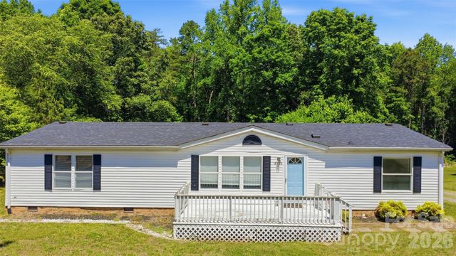 8755 Carroll Street, Hickory, NC 28601