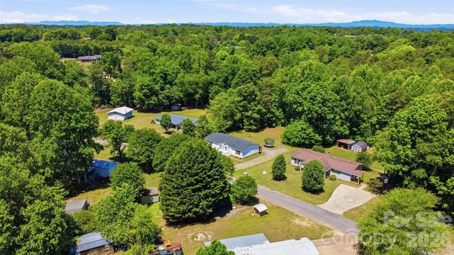 8755 Carroll Street, Hickory, NC 28601
