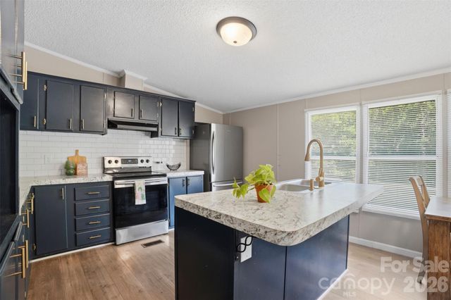8755 Carroll Street, Hickory, NC 28601