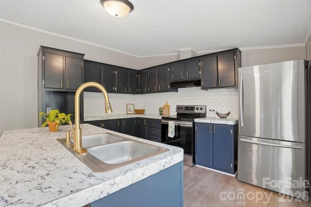 8755 Carroll Street, Hickory, NC 28601