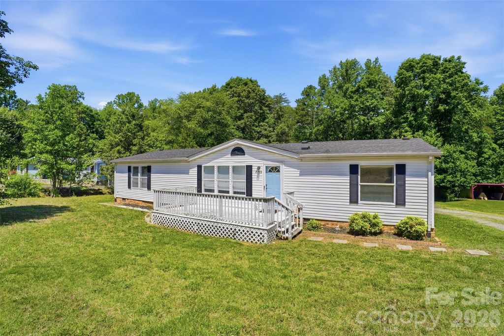 8755 Carroll Street, Hickory, NC 28601