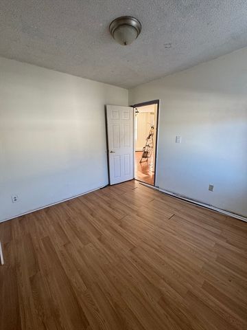 98 Lafayette Park 2, Lynn, MA 01902