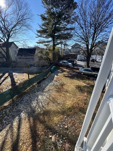 98 Lafayette Park 2, Lynn, MA 01902