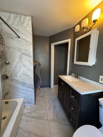 98 Lafayette Park 2, Lynn, MA 01902