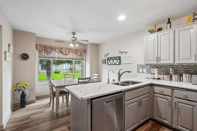 7402 Twin Oaks COURT, Franklin, WI 53132