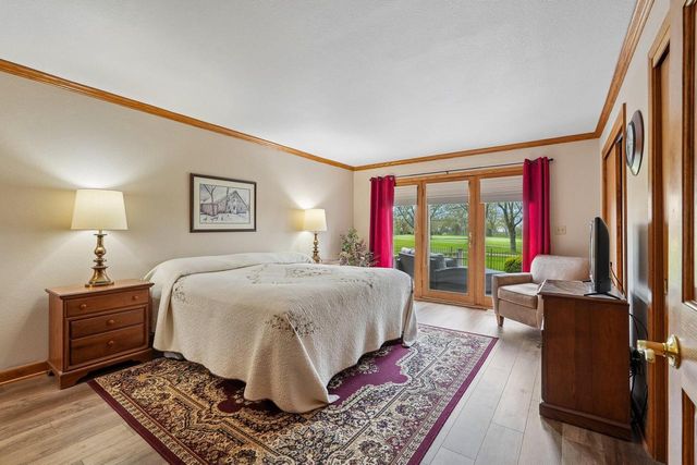 7402 Twin Oaks COURT, Franklin, WI 53132