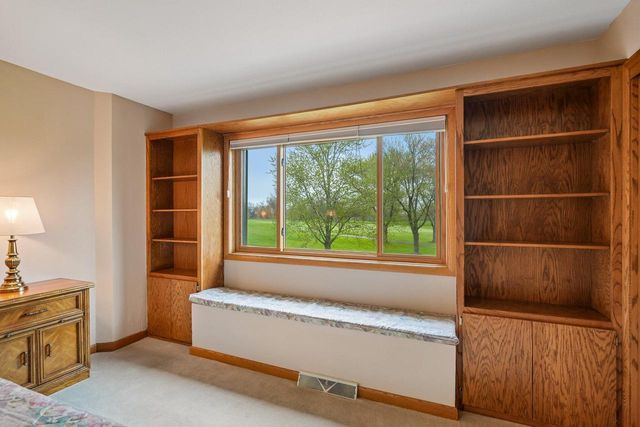 7402 Twin Oaks COURT, Franklin, WI 53132
