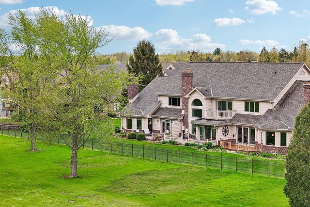 7402 Twin Oaks COURT, Franklin, WI 53132