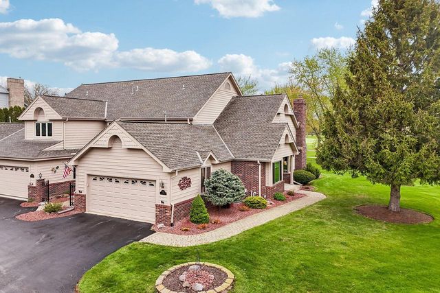 7402 Twin Oaks COURT, Franklin, WI 53132