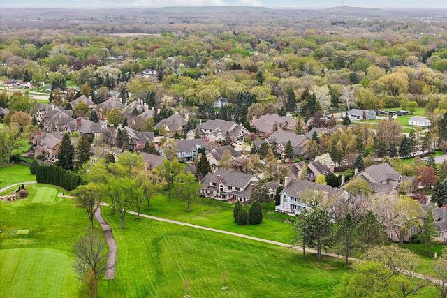 7402 Twin Oaks COURT, Franklin, WI 53132