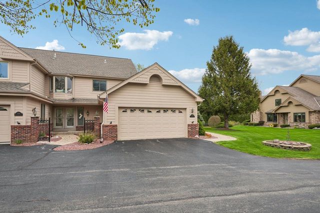 7402 Twin Oaks COURT, Franklin, WI 53132