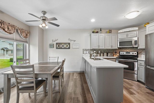 7402 Twin Oaks COURT, Franklin, WI 53132