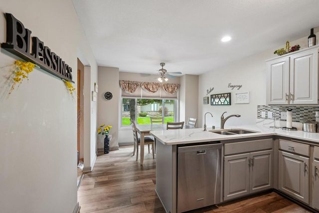 7402 Twin Oaks COURT, Franklin, WI 53132