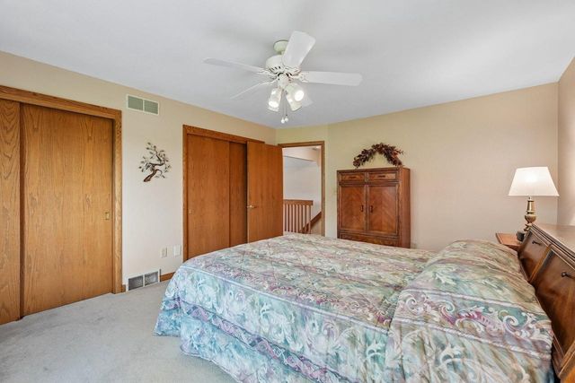 7402 Twin Oaks COURT, Franklin, WI 53132