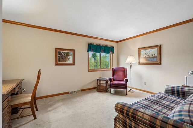 7402 Twin Oaks COURT, Franklin, WI 53132