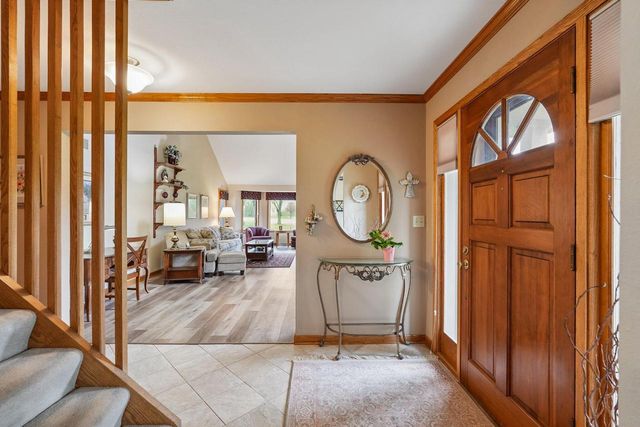 7402 Twin Oaks COURT, Franklin, WI 53132