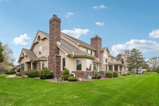 7402 Twin Oaks COURT, Franklin, WI 53132
