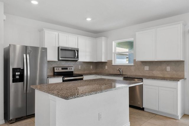 9644 Summers Cay Circle, Thonotosassa, FL 33592