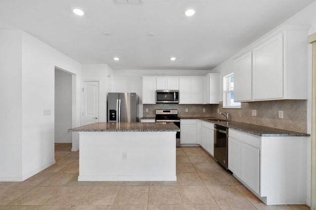 9644 Summers Cay Circle, Thonotosassa, FL 33592