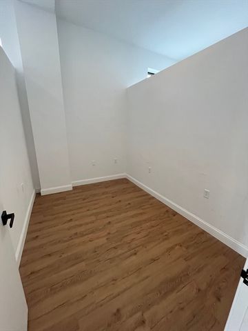 2 Neponset Ave C-1, Boston, MA 02122