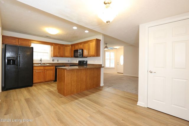 1454 Blackiston View Dr, Clarksville, IN 47129