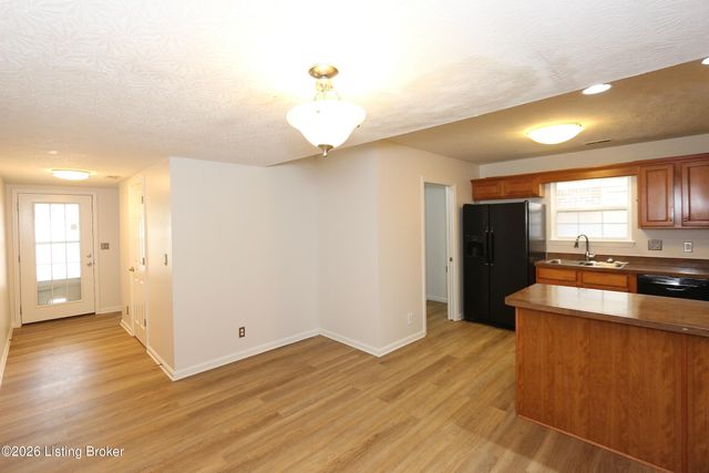 1454 Blackiston View Dr, Clarksville, IN 47129