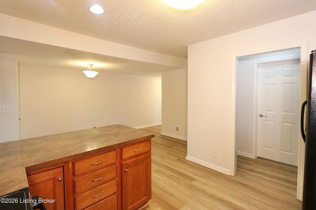 1454 Blackiston View Dr, Clarksville, IN 47129