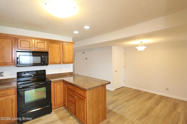 1454 Blackiston View Dr, Clarksville, IN 47129