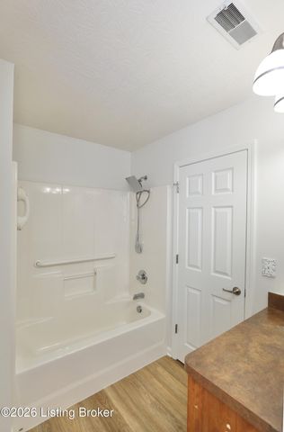 1454 Blackiston View Dr, Clarksville, IN 47129