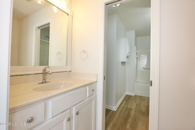 1454 Blackiston View Dr, Clarksville, IN 47129